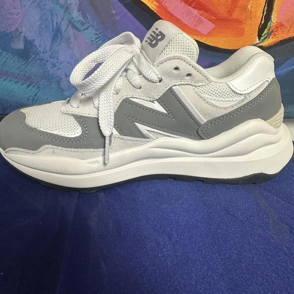 New Balance Women's Grey Trainer